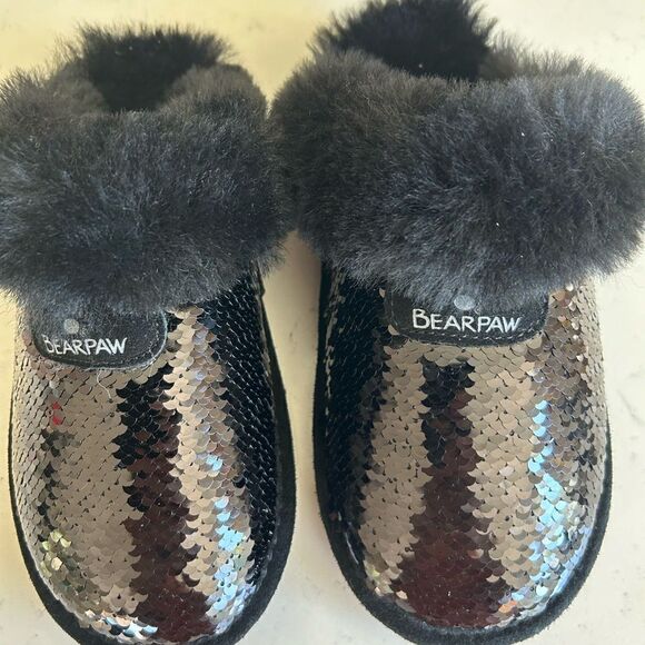 Bear paw Loki Exotic Black Sequin Slippers, Size 6, NWOT - Picture 3 of 12